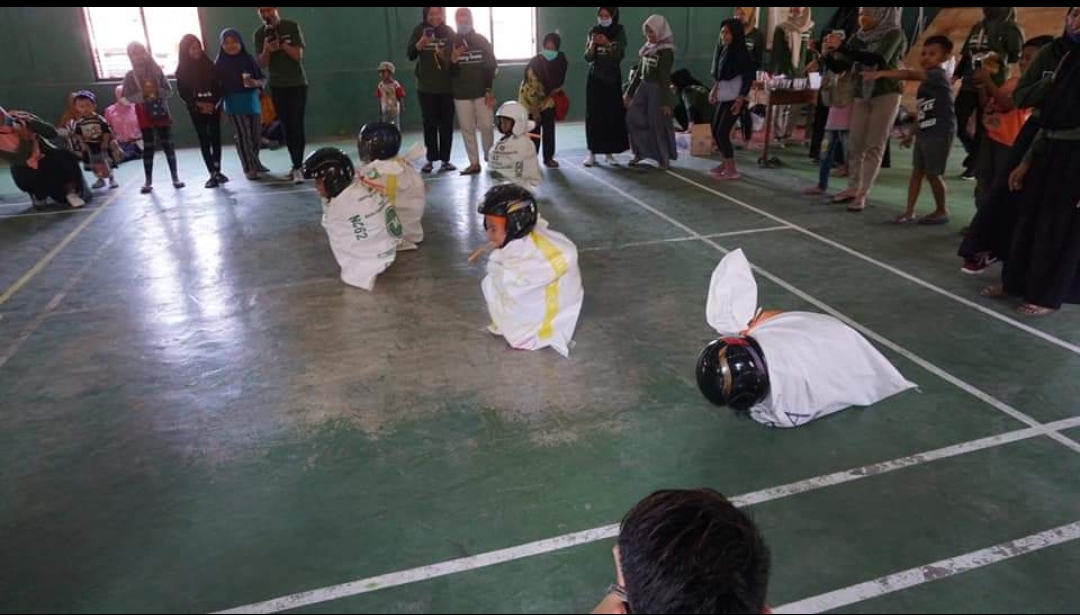 PERLOMBAAN BALAP KARUNG